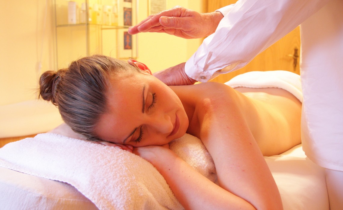 deepTissueMassage-Riches-Spa